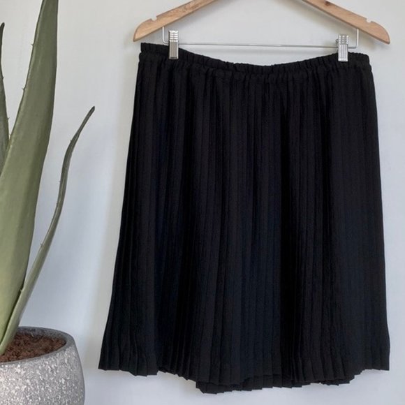 Banana Republic Mini Pleated Skirt Large NWT - Picture 1 of 10